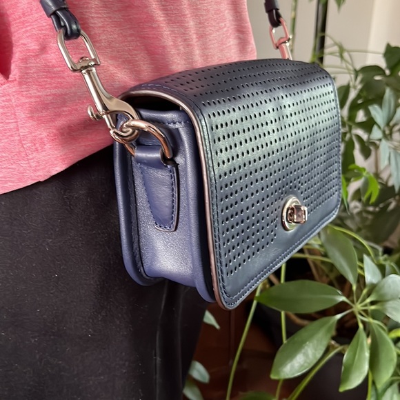 NWOT Coach midsized bag with removable tassel. Navy Citrine Leather shoulder bag - Picture 3 of 16